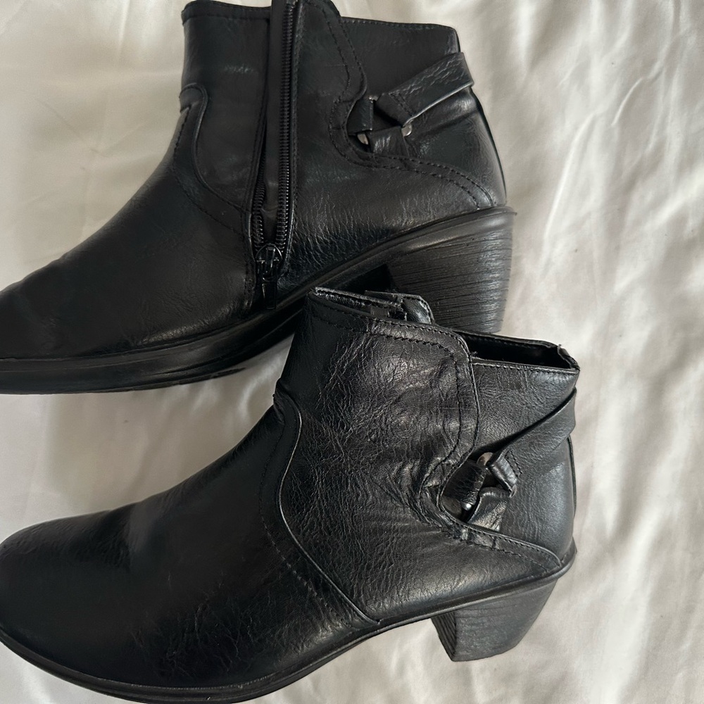Women’s Heeled Booties